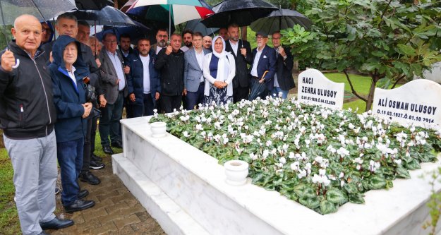 Kurucu Başkanımız Ali Osman Ulusoy kabri başında anıldı