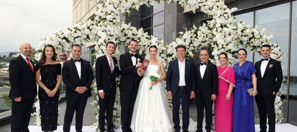 Başkan Erol Sayın, kızını evlendirdi - MAGAZİN