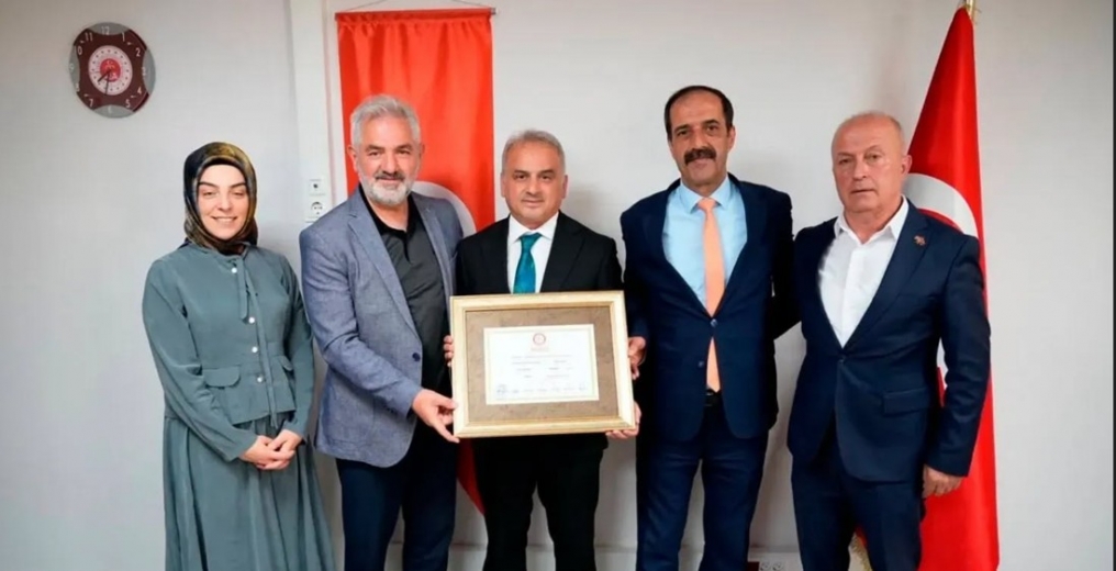 Demirkıran Mazbatasını Alarak Göreve Başladı - SİYASET