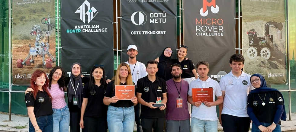 Öğrencilerden Çifte Başarı - EĞİTİM